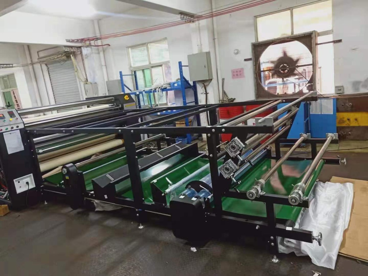 MÁY ÉP NHIỆT CUỘN 600/800/1000 FULL DẦU - SẢN XUẤT - CANH THẢM TỰ ĐỘNG